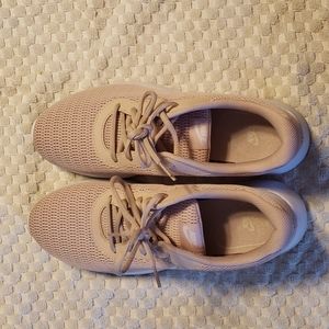 Women's Nike sneakers